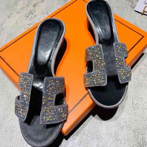 Terlik Slaytlar Tasarımcı Moda Açık Otel Terlik Yüksek Topuklu Lüks Rhinestones Plaj Sandalet Yaz Çevirme Lady Shoes 220329