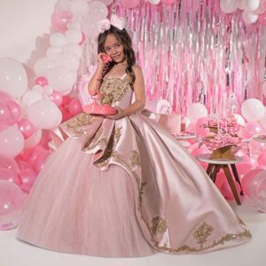 Flickas klänningar rosa pärlstav bollklänning flickor tävling spaghettir rems prinsessa blomma flicka klänning satin appliced ​​första nattvards kjolar