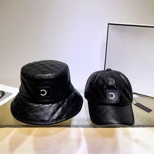 Skórzane czapki designerskie kobiety baseballowe Męskie Męki Fisher Hat Luxurys Designerowie Fedora Vailies Casquette Czarna litera haft