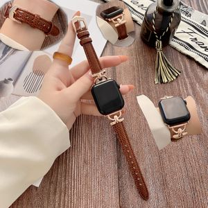 Schlankes Designer-Armband mit geprägtem Muster für Apple Watch Band 45 mm 42 mm 38 mm 40 mm 44 mm Iwatch 3 4 5 7 41 mm Bänder Metallverbinder Roségoldene Schnalle Leder Damen Damen