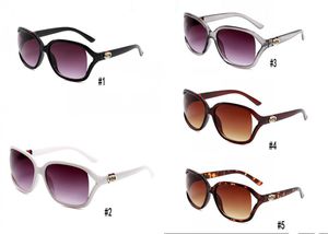 Letnie okulary przeciwsłoneczne mężczyzna kobieta Unisex modne okulary Retro mała konstrukcja oprawki UV400 4 kolory opcjonalnie kobieta mężczyzna