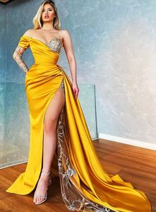 2022 Plus Size Arabic Aso Ebi Yellow Luxurious Sexy Prom Dresses Beaded Crystals High Split Evening Formal Party Second Reception Gowns Dress