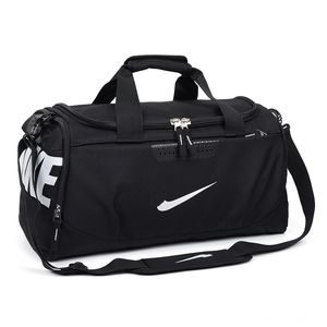 Alta Qualidade À Prova D 'Água Ao Ar Livre Daypack Viagem Duffle Bags Moda Grande Capacidade Esportes Ginásio Messenger Bag Designer Pacote De Ombro Bolsa Sacos De Sapato De Futebol 829