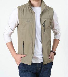 Summer Thin Vest Jacket för män utomhus casualkläder Lätt korta ärm Vests Herrstativ Male Trekking Coat Traveling