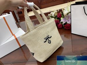 Moda donna borse intrecciate borsa da spiaggia in paglia borsa da shopping stereoscopica firmata tote lettere spiagge vacanza essenziale triangolo morbido design geometrico in metallo