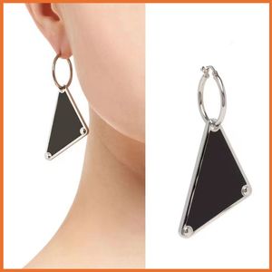 Ear Cuff Elings Women Men Mension مجوهرات عشيقة أطواق مصممة مصممة نسائية المصممين الذهب مصمم لؤلؤي القرط