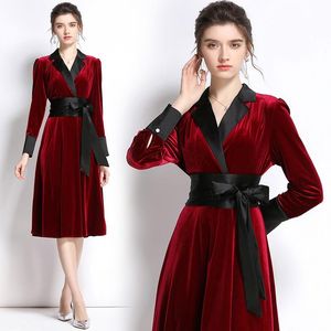 Casual Dresses Spot - Sexig V -ringning långärmad vin röd sammet klänning på hösten och vinterkvinnornas medium stora swingcasual