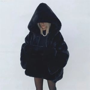 Mulheres góticas góticas pretas macias com capuz de pele casaco de inverno Faux Furry Luxury Fake Fur Jacket de alta qualidade Jaqueta feminina grossa T220716