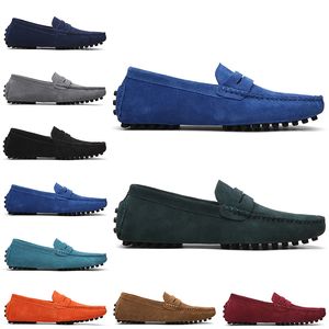 Ny designer loafers casual skor män des chaussures klänning sneakers vintage trippel svarta greener röda blå män sneakers promenader jogging 38-47 billigare gai