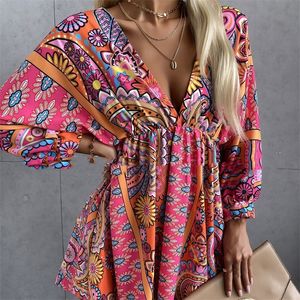 Vintage punk boho floral bandage vestido mulheres sexy com decote em v manga batwing mini vestidos moda verão festa senhora praia vestidos 220517