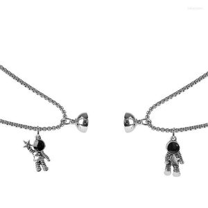 Hänge halsband punk cool astronauter magnet attraktion par halsband vänskap smycken kreativ parti för kvinnor män gåva