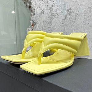 2024 مصمم Flip Flips Strange Style Cheels Slippers Sandals Square Toe Toe Toe Party Glingper Women Leather Leather Summer Mutlals Woman and Slippers