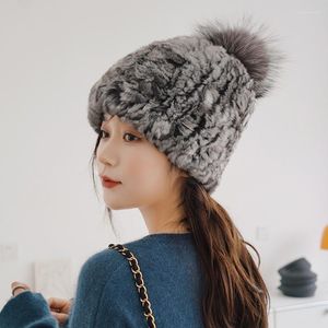 Beanie/Kafatası Kapakları Kadın Kış Moda Şapkaları Orijinal Chinchilla Kürklü Beanies Lady High Citity Sıcak Kapak Gümüş Pompom TZ2911 Davi22