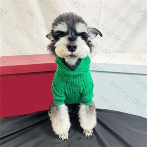 Yeşil Sweater Köpek Kıyafet Tasarımcıları Evcil Hayvanlar Sweatshirt Hoodie Üstler Günlük Teddy Köpek Sweaters Giyim2587