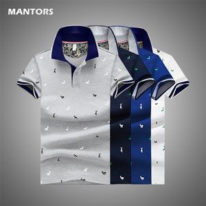 Geyik Baskı Polo Gömlek Erkekler Yaz Kısa Kollu İnce Uygun Polos S Moda Sokak Giyim Üstleri Tişörtler Sıradan Golf Gömlek 220705