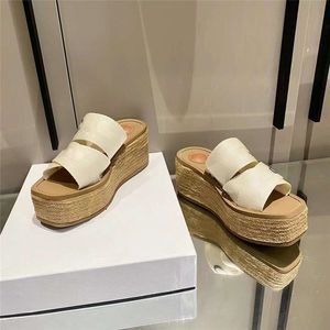 2022 2022 Newest Branded Women Woody Mules Fflat Slipper Deisgner Lady Lettering Fabric Outdoor Leather Sole Slide Sandal size 35- 42