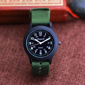 Moda Damska Zegarek Skórzany Pasek Zegarki Kwarcowe Sapphire Prosty Styl Sports Wristwatch Montre De Luxe Color2 35mm