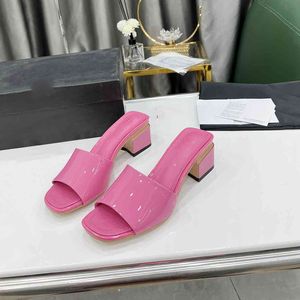 Rutschen Frauen Hausschuhe Candy Farbe Patent Leder 4,5 8,5 cm Chunky Heels Designer Sandale Schuhe mit Box