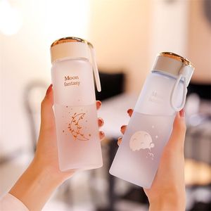 Moon Fantasy Water Bottle Portable Plastic Cup Ins Student Lekvrije flessen Eenvoudige mode 400 ml RR2104 220714