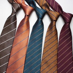 Modny pasiastkowy powiązanie z poliestrem luksusowego mężczyzn, aby pracować profesjonalny formalny krawat hurtowy
