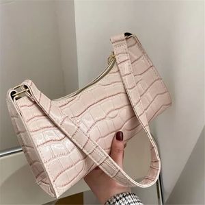 Summer Women Purse och handväskor 2022 Nya mode avslappnade små fyrkantiga väskor Högkvalitativa unika designer axel messenger väskor h0357