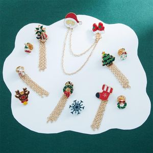 Broches couronne d'arbre de noël, patins, chaussettes cloche, Badge flocon de neige en émail, petite broche, bijoux cadeau d'année, 2022 broches