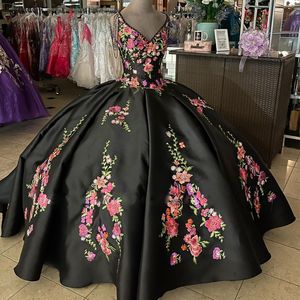 Black Embroidery Flower Quinceanera Dresses Lace-up Back Sweet 16 Dress V Neck Satin Beaded Ball Gown Party Gowns