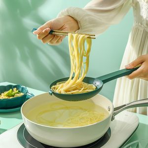 Finota a manico a manico Scoop Scoop Cucina friggi per noodles patatine cucchiaio cucina cucina grandi strumenti di forniture per colatano