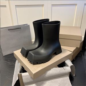 2022 Mode Sommer Regenstiefel Gummi Trooper Boot 22ss Rainboot Plattform Karree Zehen Reifen High Heels Chunky Frauen Männer Außensohle Mittellange Partyschuhe Wasserschuhe