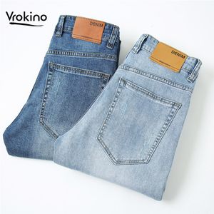 Летняя мужская светоколоколочная растяжка джинсов Тонкая секция модные джинсы.