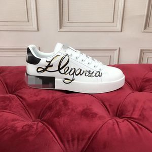 2022 Sapatos de luxo de luxo leves Designers de damasco sapato Novo tênis de corrida de tênis Sapatos homens e mulheres tênis de caminhada Kljj0002 Asdawdasdawd