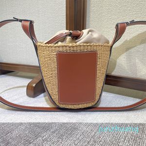 2022 Mini sacos de balde de ombro de qualidade Sacos de palha de férias de verão vegetas novas bolsas de cesta feminina
