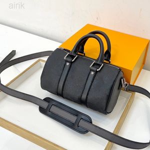 Handväska unisex designer axel messenger väska liten storlek totes högkvalitativ bärbar kuddpåse koppling plånböcker mynt handväska med låda