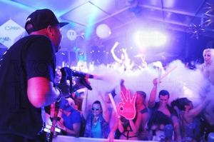 Disko gece kulübü bar dj ekipman aşaması efekti co2 silah aşaması aydınlatma