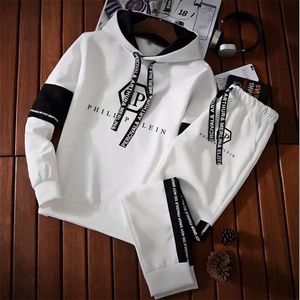 Erkek lüks baskı patchwork sweatshirt setleri hip hop joggers kazak hoodies ve pantolon marka adam üstleri trouser casual sokak kıyafeti 220815