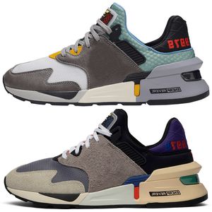 Shoes M997S Mens Bodega No Days off Sneakers Designer Trainers Womens Running Women Sports Sport Female Ultra