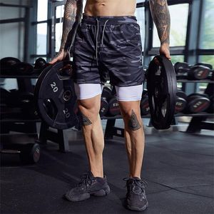 SHORT SCORTS CAMO Mens Casual 2 em 1 Ginásio de dois andares Sport Fitness Jogger Workout Male Sports calças curtas Slim Fitrunning