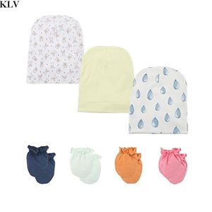 7 Pcs/set Unisex Cute Newborn Hat Gloves Set Baby Printing Cotton Headwear Baby Hats Glove Infants Sleeping Cap Shower Gifts 200923