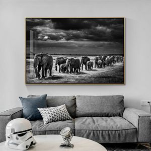 Elefantes da África Branca Black Walking Wild Animals Wild Painting Posters and Prints Cuadros Wall Art Pictures para sala de estar