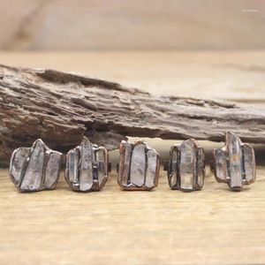Cluster Rings Three White Quartz Point Soldered Antique Copper Crystal Stick Adjustable Ring Fashion Women Jewelry Drop QC4133Cluster Wynn22