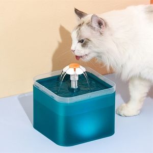 Automatisk husdjursvatten Fountain 2L Cat Dispenser USB Mute Transparent Drinker Dog Dricksmatare Skål med LED-nivå Display 220323