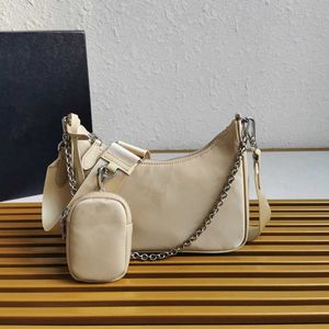 Nylonhandväskor hobo axelväska designer väskor högkvalitativa kvinnor tote kedjor mode crossbody väska plånbok med låda qhtt 1x6y