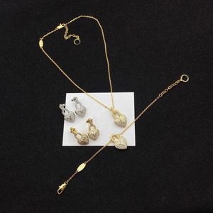 Colar de designer de luxo moda feminina charme jóias luxo coração cristal strass colares brinco pulseira corrente presente para namorada qualidade superior sem caixa