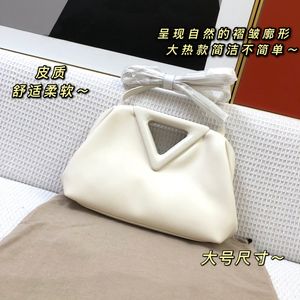 Top-Designer-Taschen, Handtaschen, Umhängetaschen, Umhängetaschen, THE TRIANGLE, luxuriöse Mode, geknitterte Kontur, weiches Kalbsleder mit V-Griff