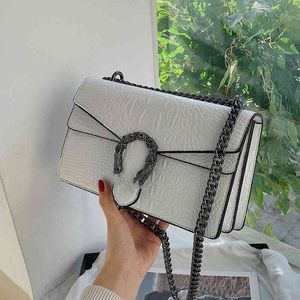 Factory Direct Sale Texture Female 2024 New Fashion Simple Small Square Foreign Temperament Chain Single Shoulder Msenger Bag Designer