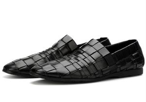 編み物の男性の靴本革運転靴の高品質通気性の黒いカジュアルシューズ