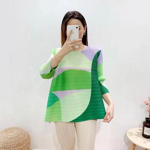 Wholesale three top for sale - Group buy Women s T Shirt Miyake Pleated Women s Top Korean Version Loose Round Neck Commuter Printing Three quarter Sleeve All match WomenWo
