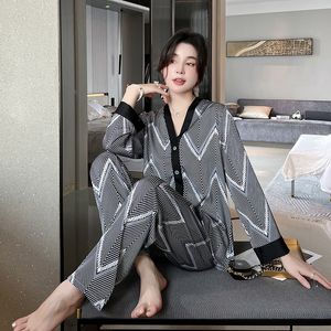 Kvinnors Pyjamas Set Luxury Fashion Psychedelic Ripple Sleepwear Silk Gilla Homewear V Neck Nightwear