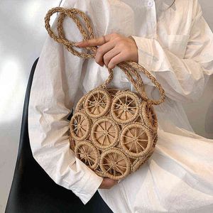 Kvällspåsar 2022 Bohemian Lemon Hollow Straw Women Crossbody Summer Paper Rope Woven Beach Luxury Designer Round Handbags Chic 220507