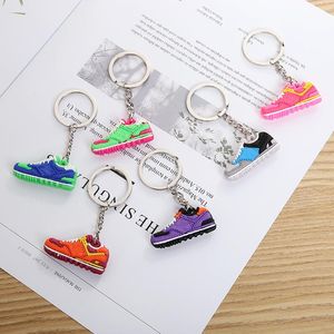 Preço em massa Creative Mini PVC Sneakers Keychains Men Mulheres esportes Running Shoes Keychain Girl Boy Backpack Key Chain Basketball Shoe Key Chains Acessórios